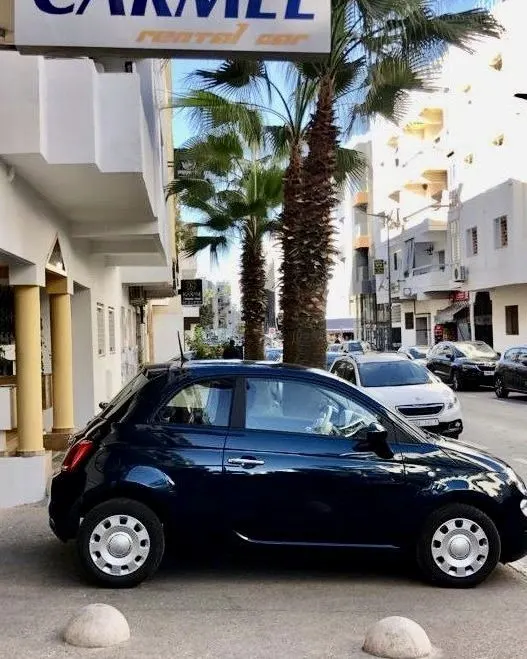 Fiat 500 automatique · Devant l’agence, rue Jabal Oukaïmeden · Photo de l’agence
