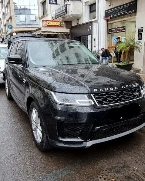 Range Rover Sport · Dans les rues de Rabat · Photo de l’agence